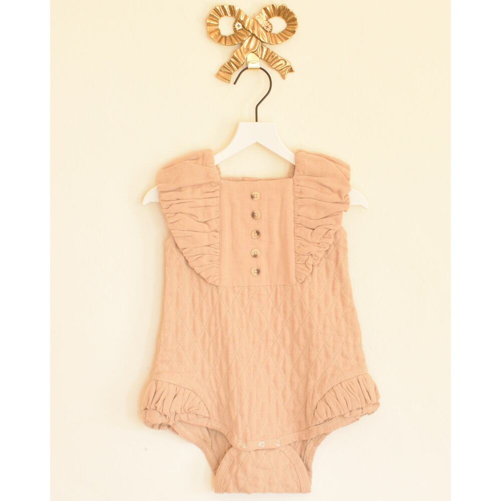 NWTs Kate Quinn Organics Playsuit / 12-18 months